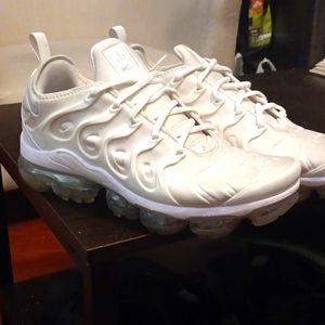 NIKE AIR VAPORMAX PLUS 'WHITE PLATINUM' 924453-100 SZ 10.5